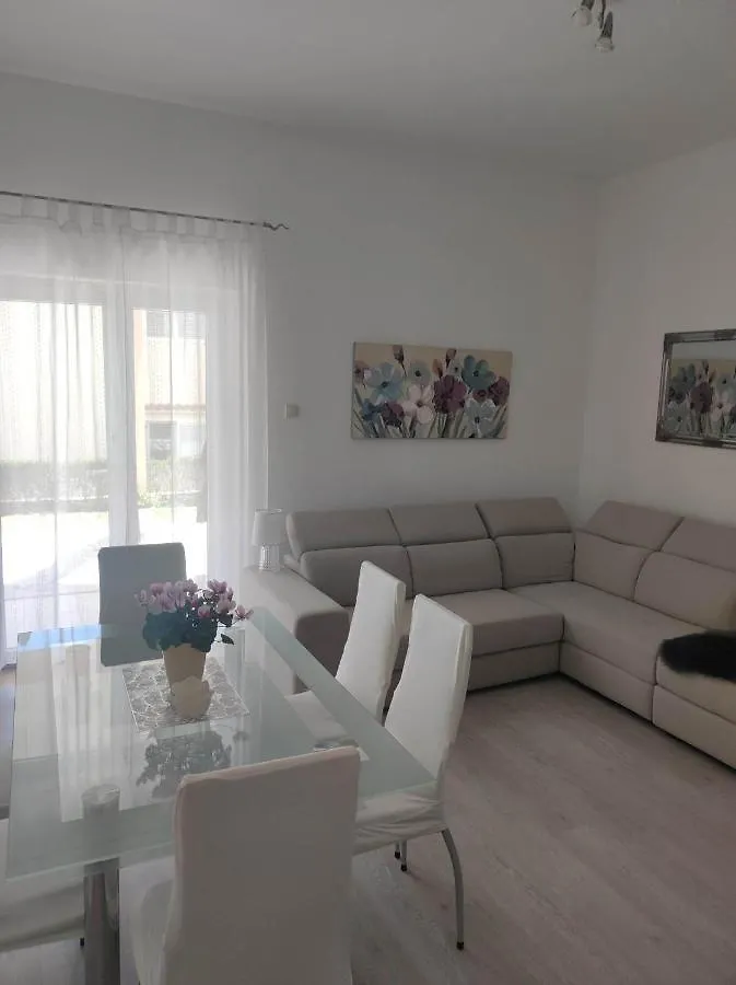 Apartment Apartmani M& I Trogir