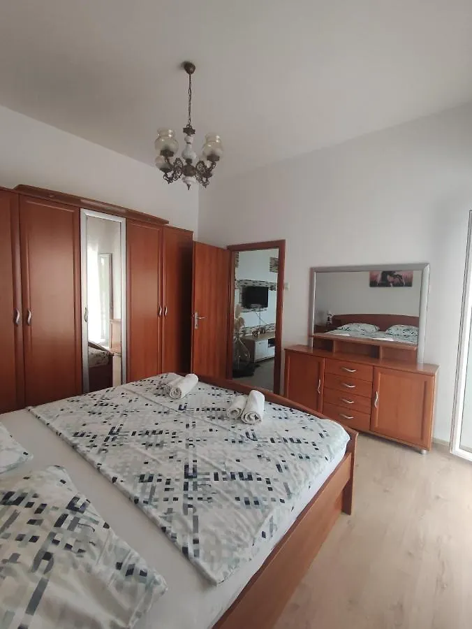 Apartment Apartmani M& I Trogir