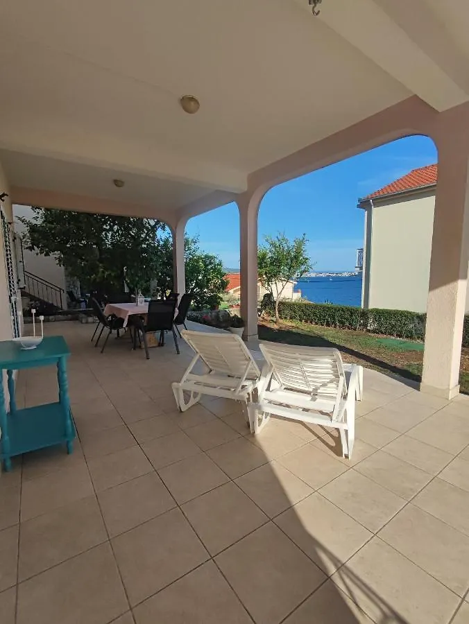 Apartmani M& I Trogir 0*,